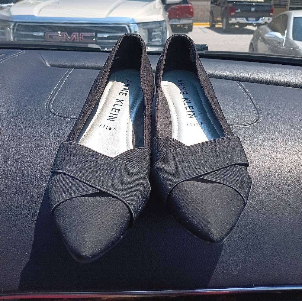 Flex AK Anne Klein Oval Pointed Toe Flats 9M Black Comfort Career Shoes Womens